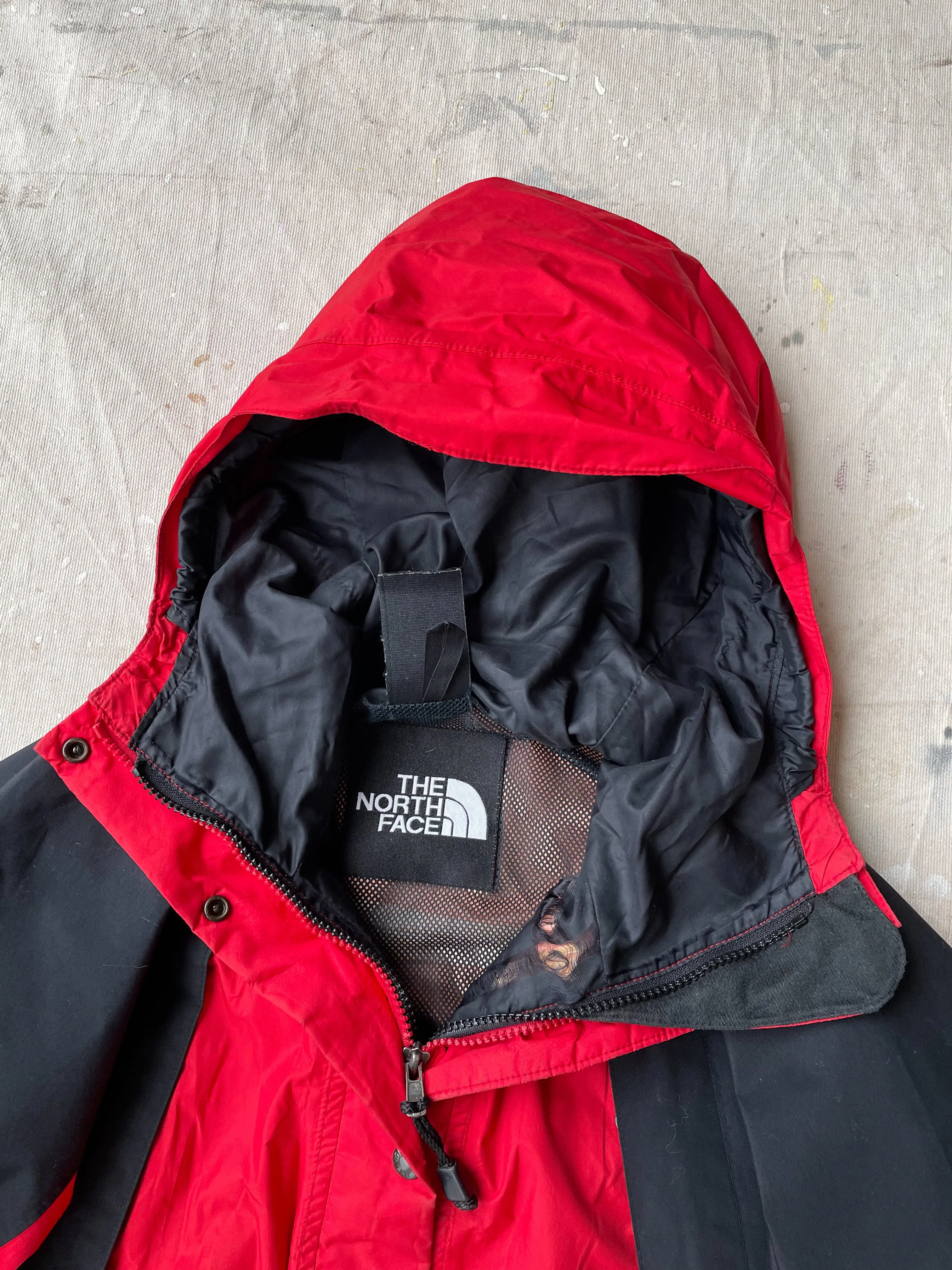 THE NORTH FACE JACKET—RED/BLK [S]