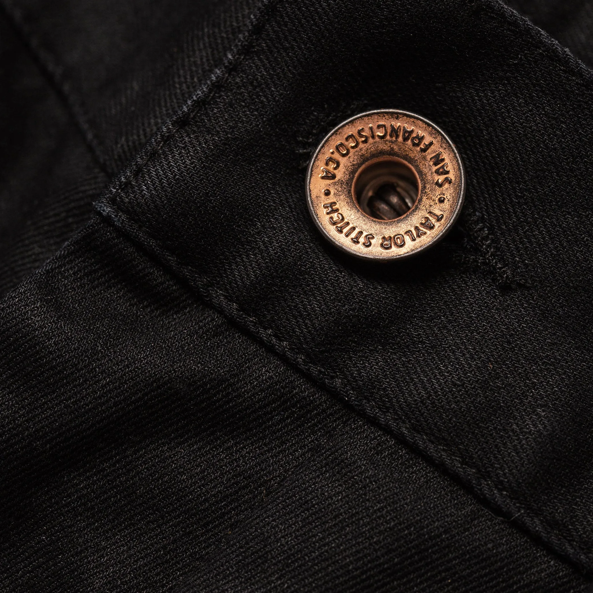 The Slim Chino in Organic Coal