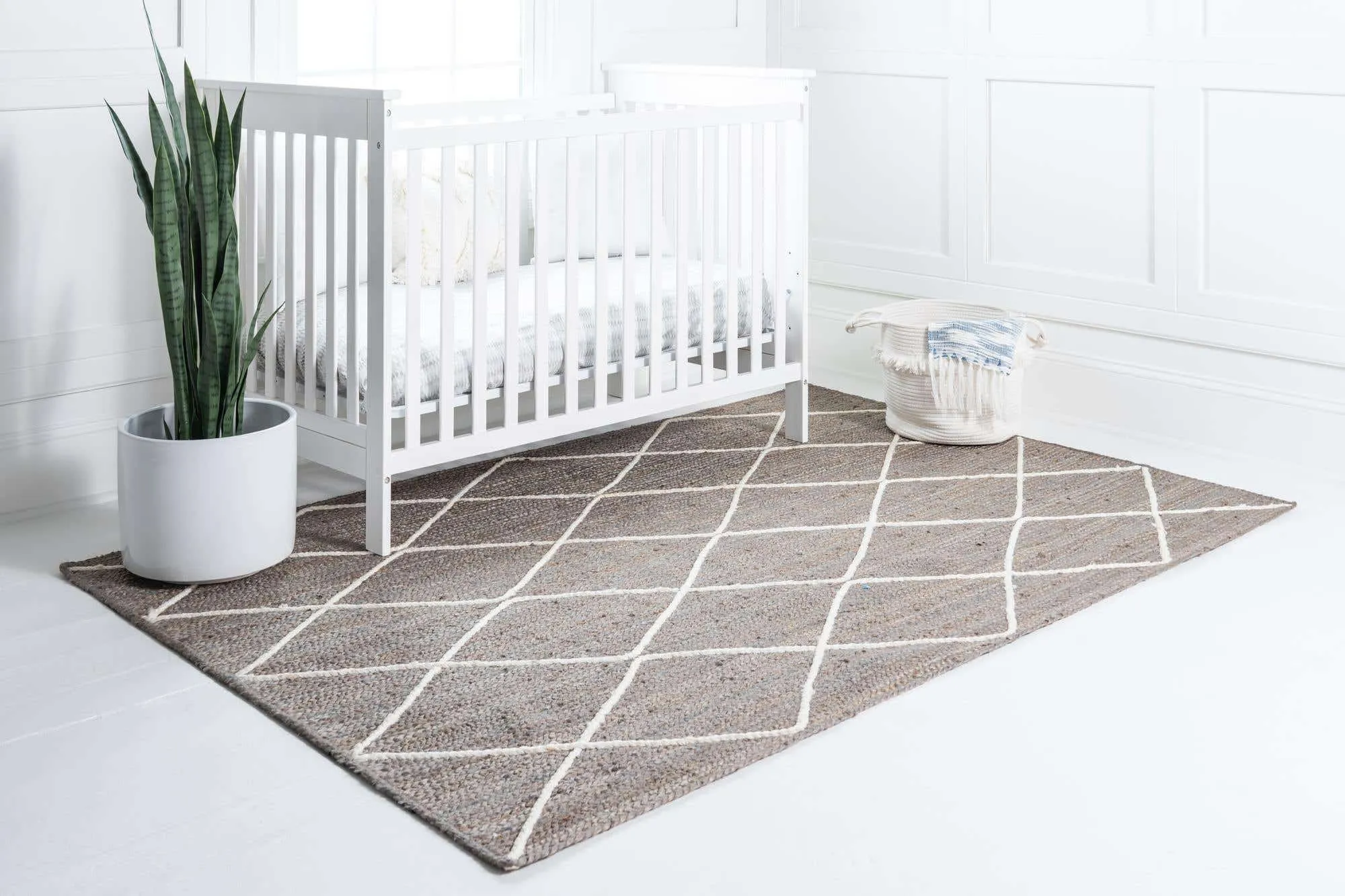 Trellis Braided Jute Rug