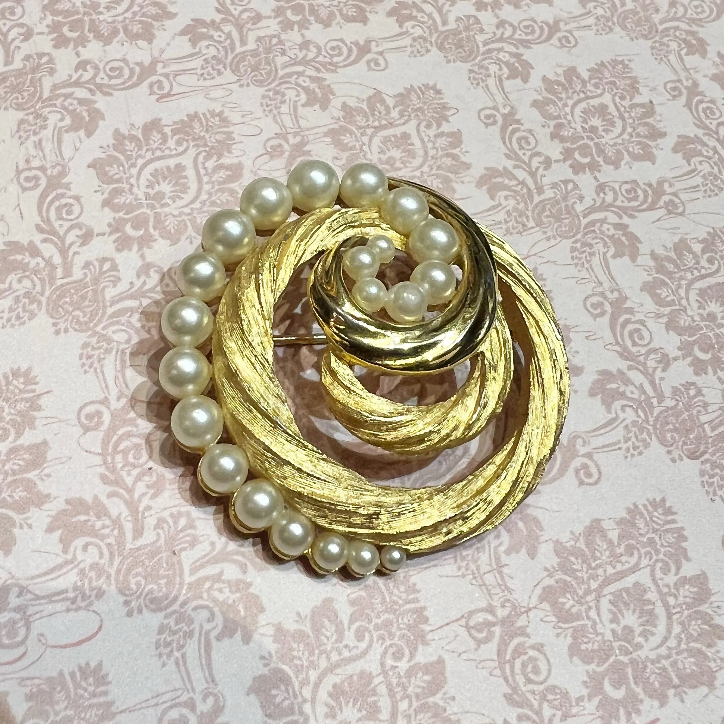 Trifari Vintage Gold Pearl Round Brooch