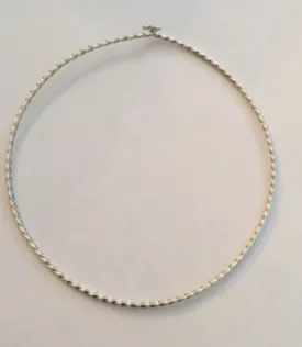 Twisted choker