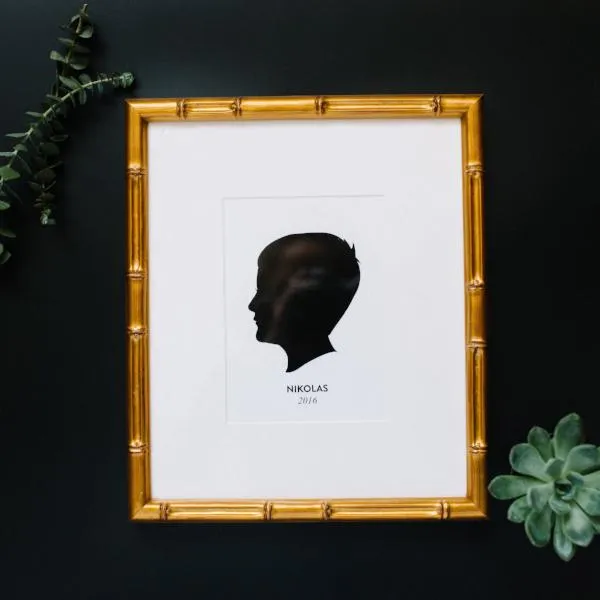 Vana Chupp Studio | Classic Silhouette Portrait - Single