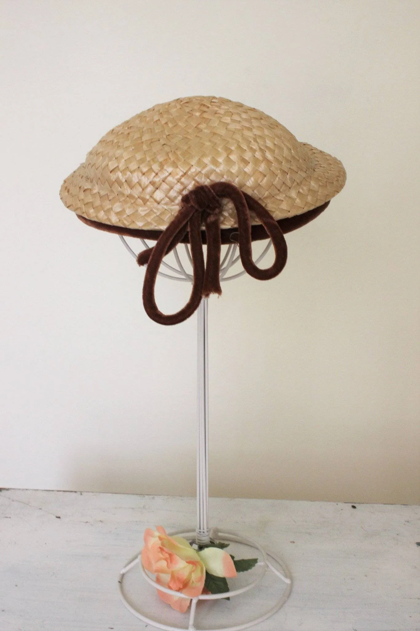 Vintage 1950s Bullock's Los Angeles Straw Hat, Brown Velvet Ribbon Trim