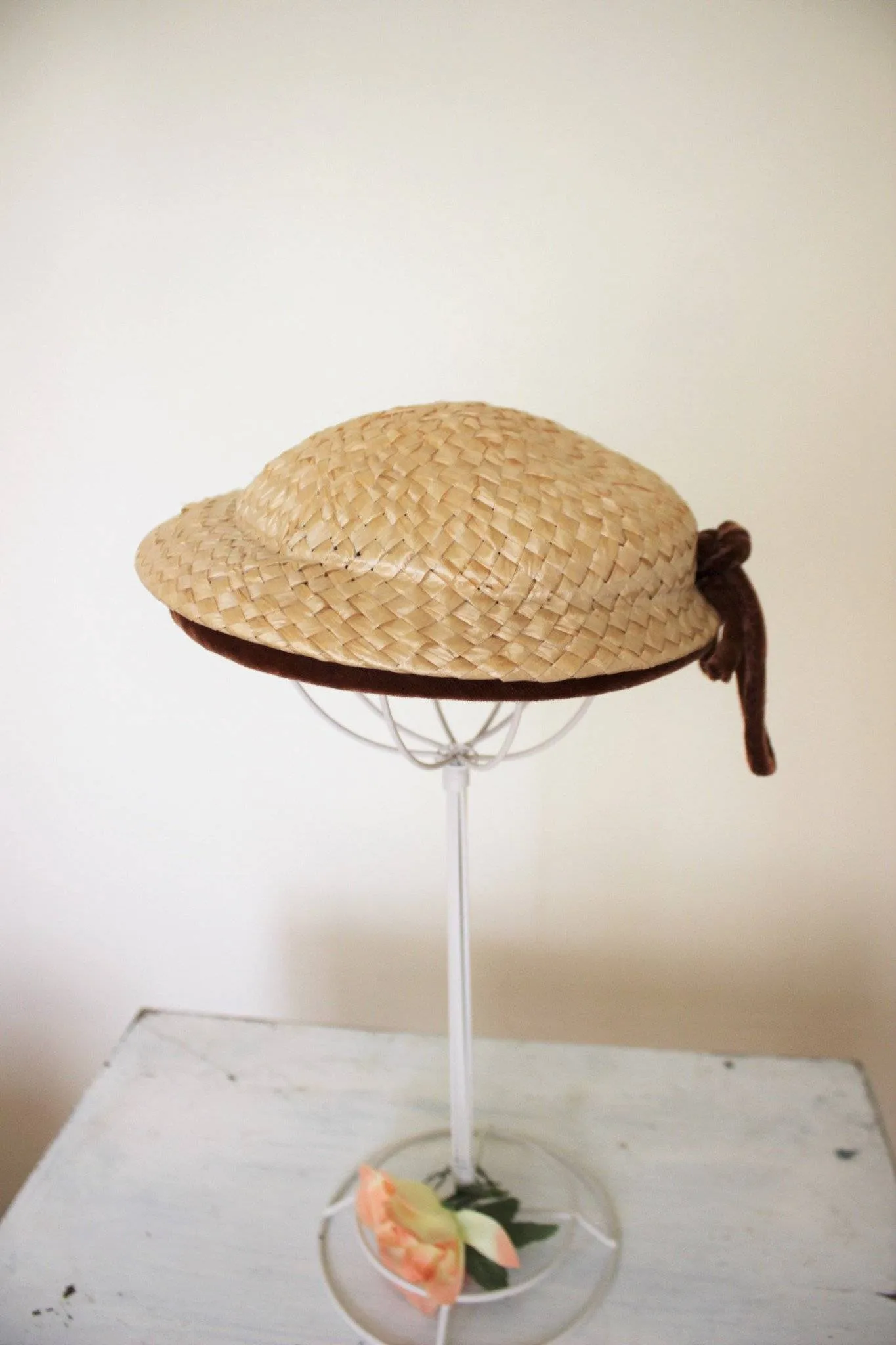 Vintage 1950s Bullock's Los Angeles Straw Hat, Brown Velvet Ribbon Trim