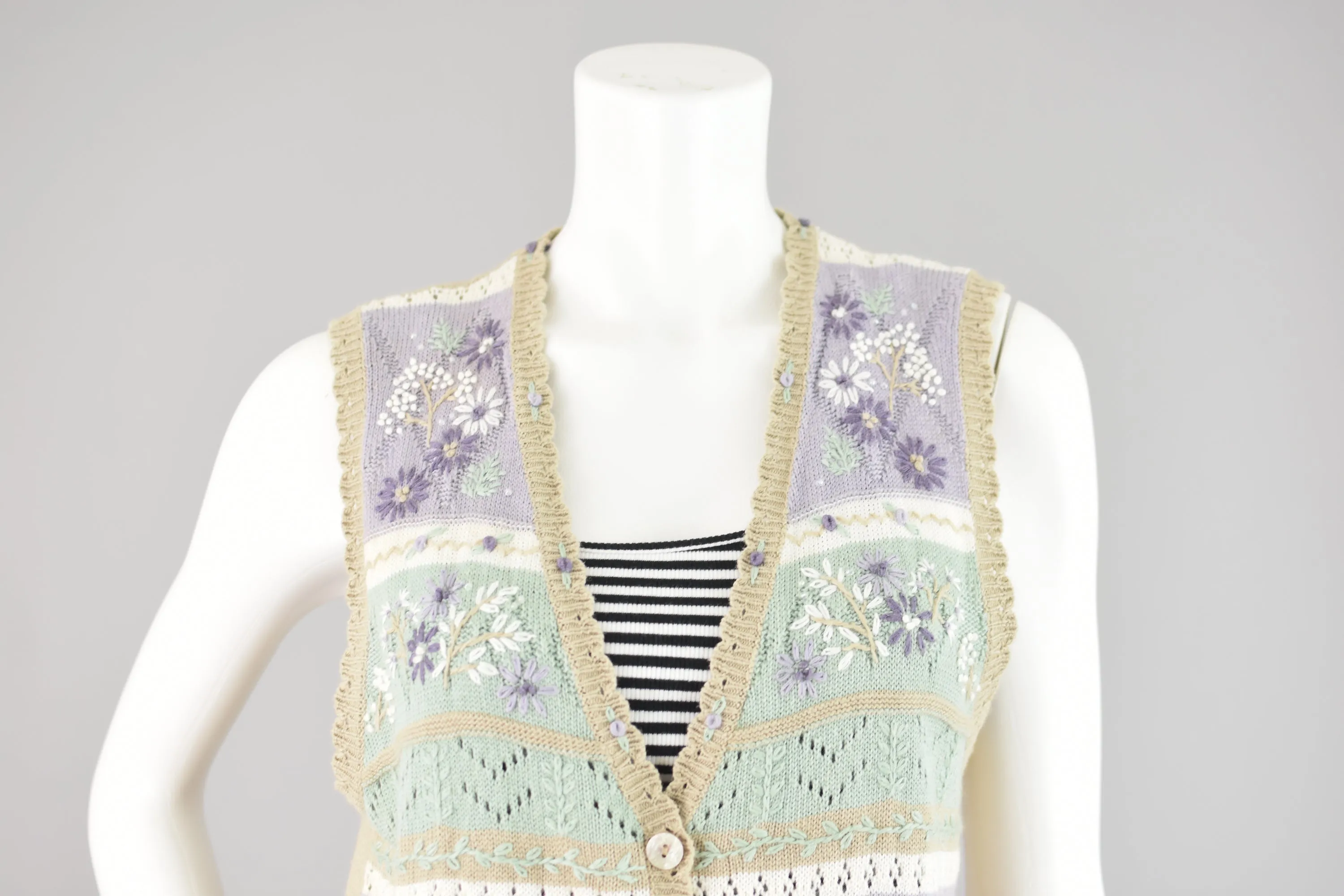 Vintage Embroidered Pastel Floral Crochet Sweater Vest, Women's Petite Medium