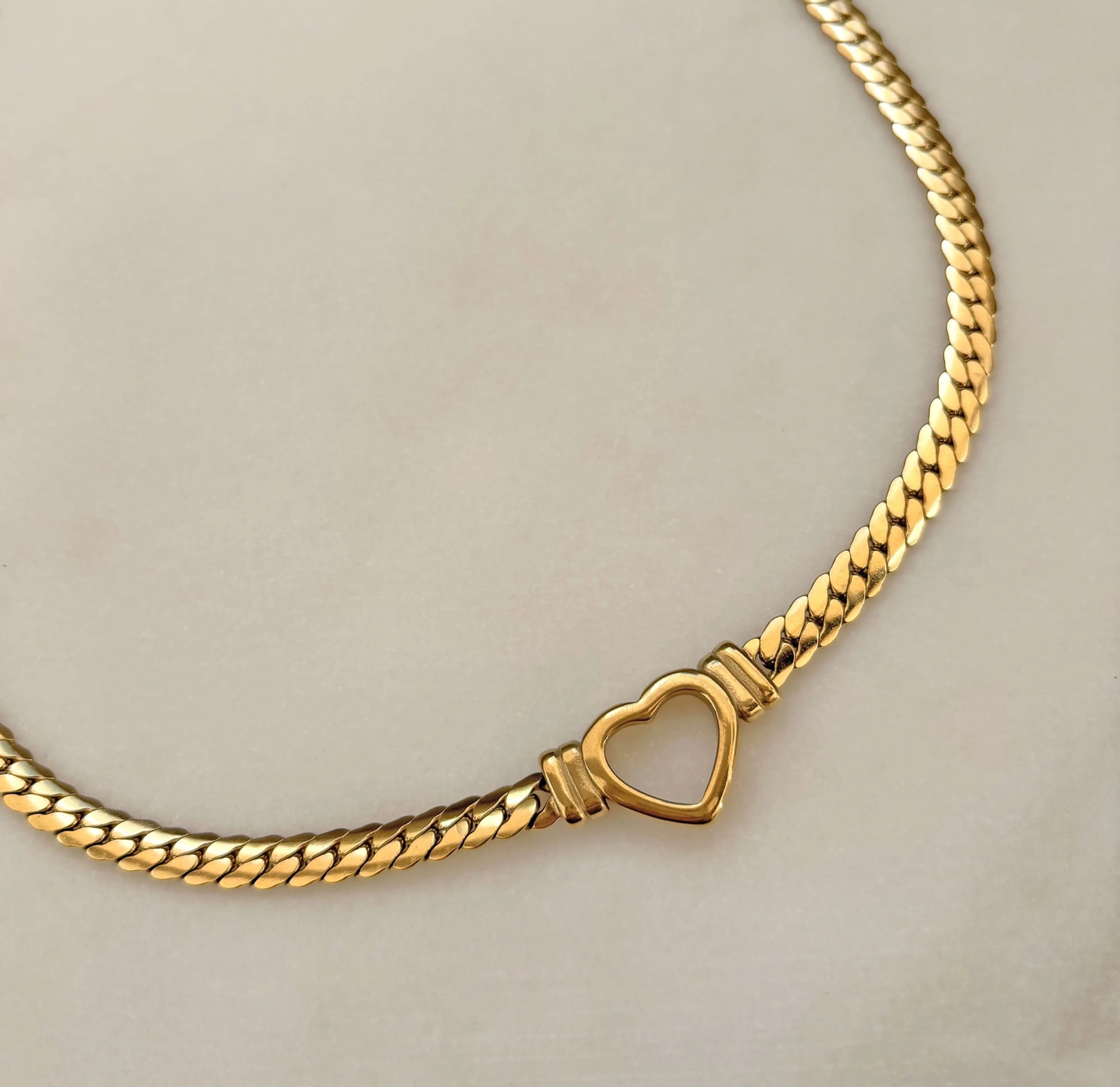 VITTORIA HEART SNAKE CHAIN NECKLACE