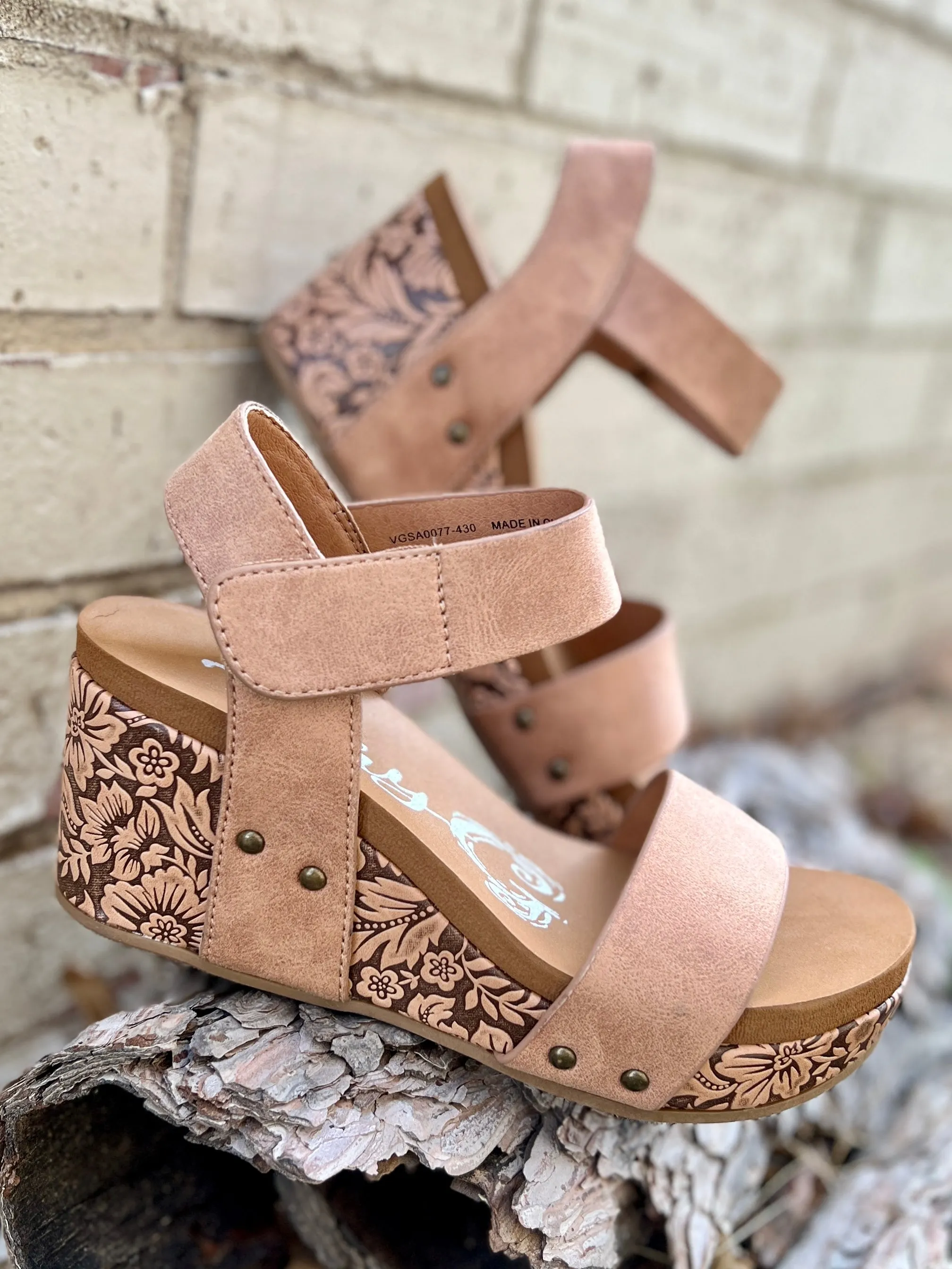 Wedge of Nude Flowers Sandals*