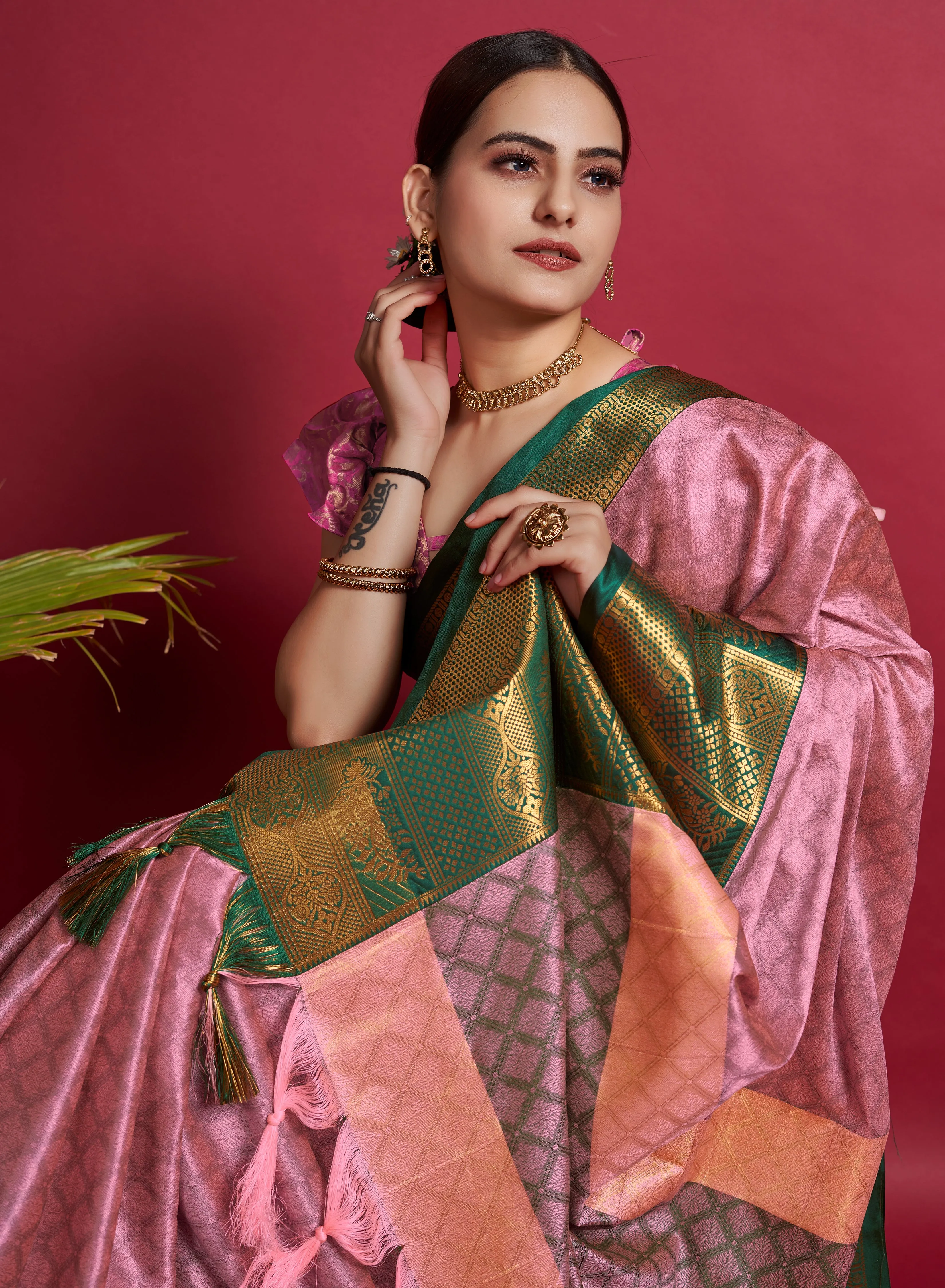 Women Party Wear Designer Soft Silk Pink colour Saree with Zari Border Work