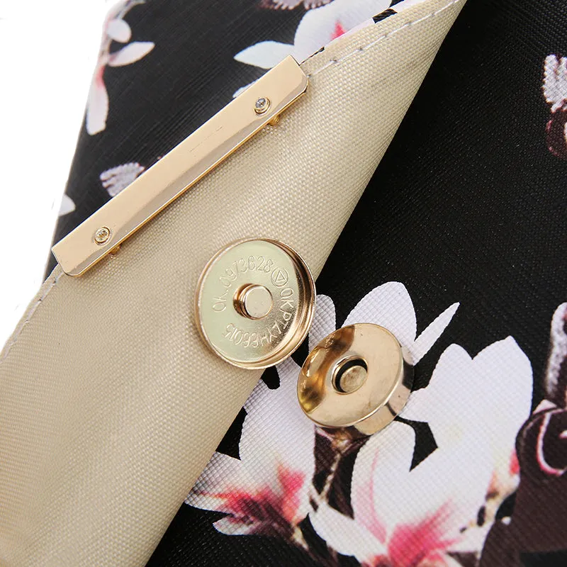 Women's 'Butterflies and Flowers' Small Shoulder Crossbody Bag