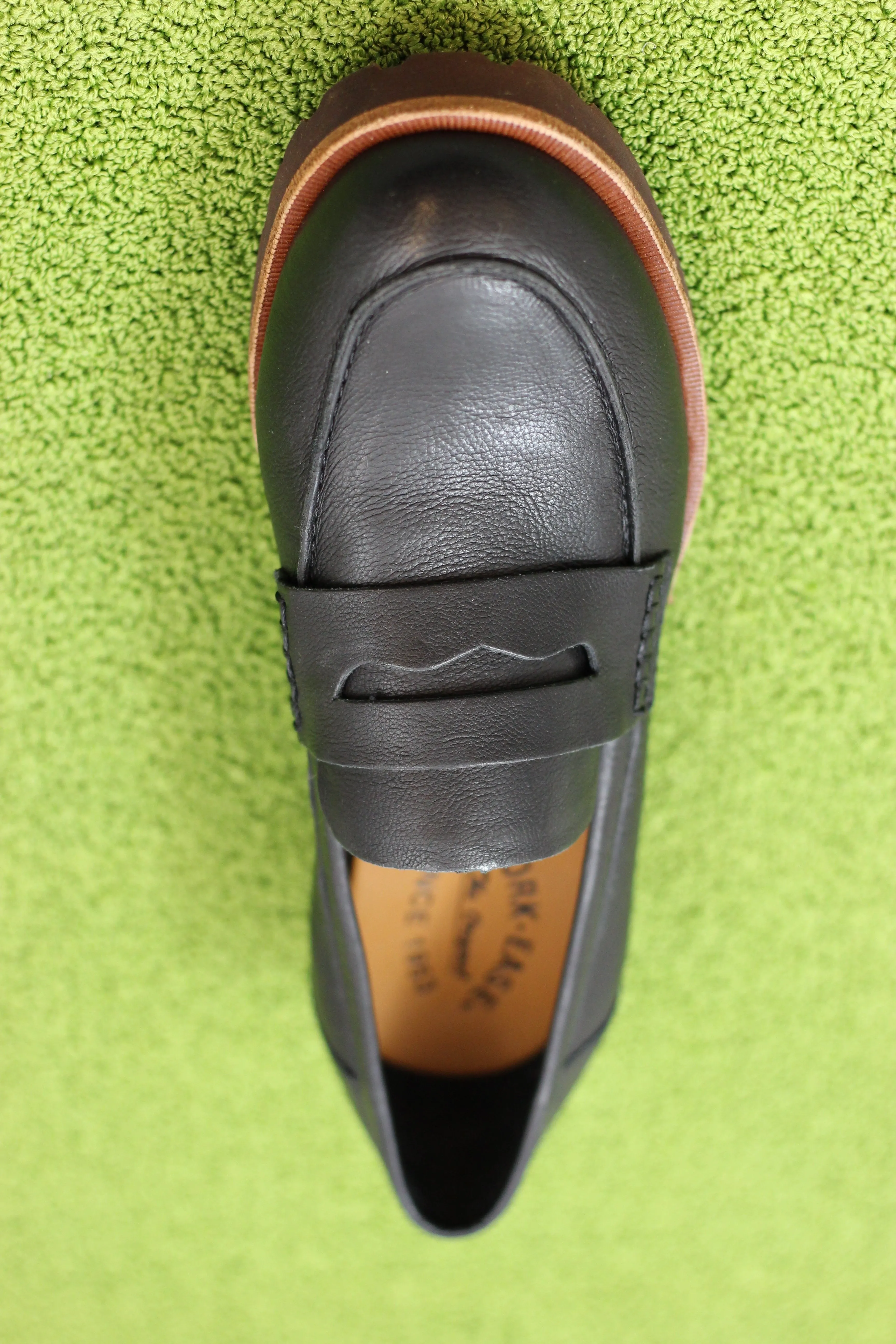 Women's Carlisle Loafer - Black Leather