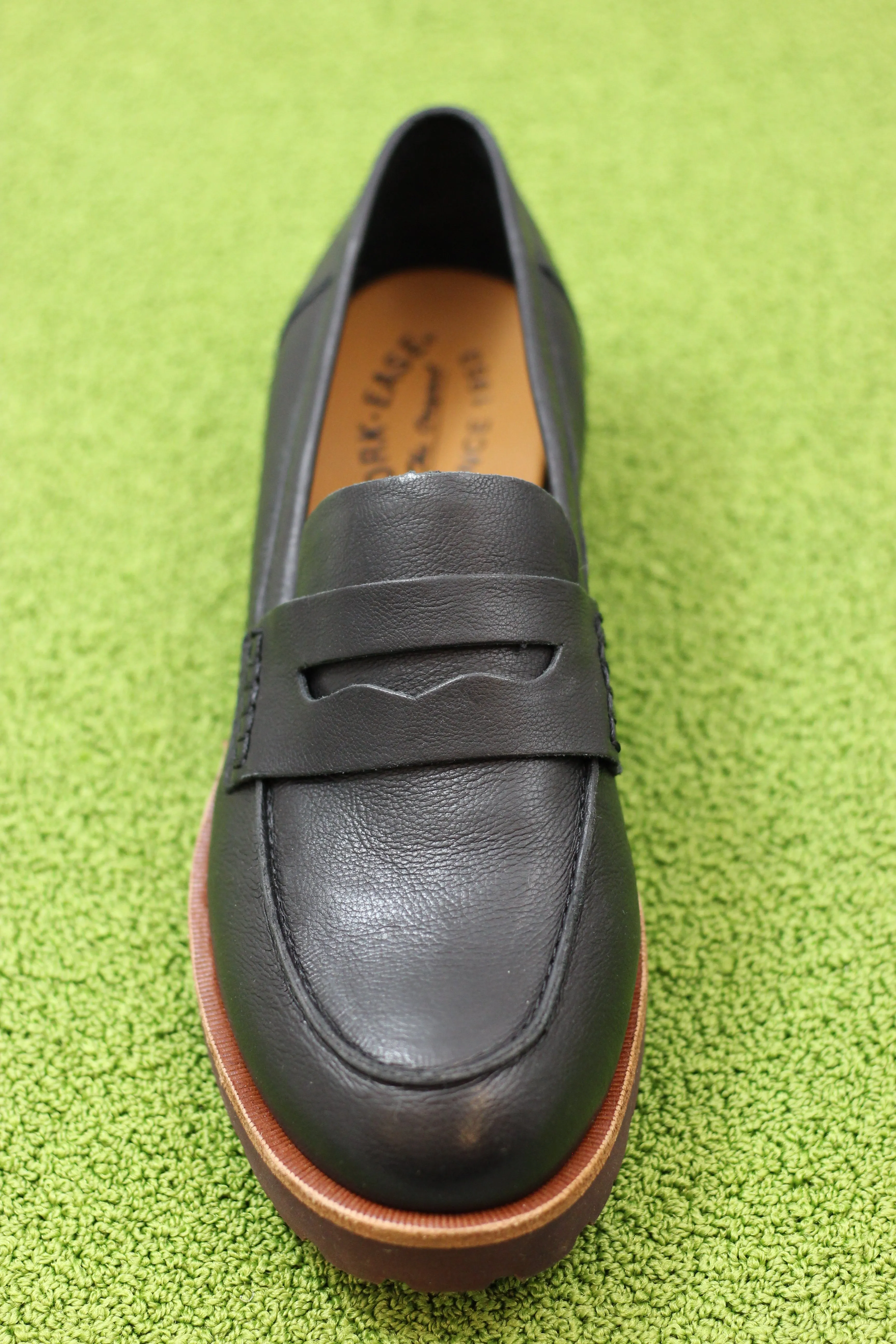 Women's Carlisle Loafer - Black Leather