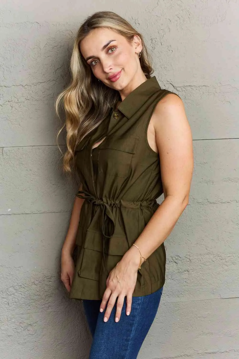 Women's Ninexis Follow The Light Sleeveless Collared Button Down Top