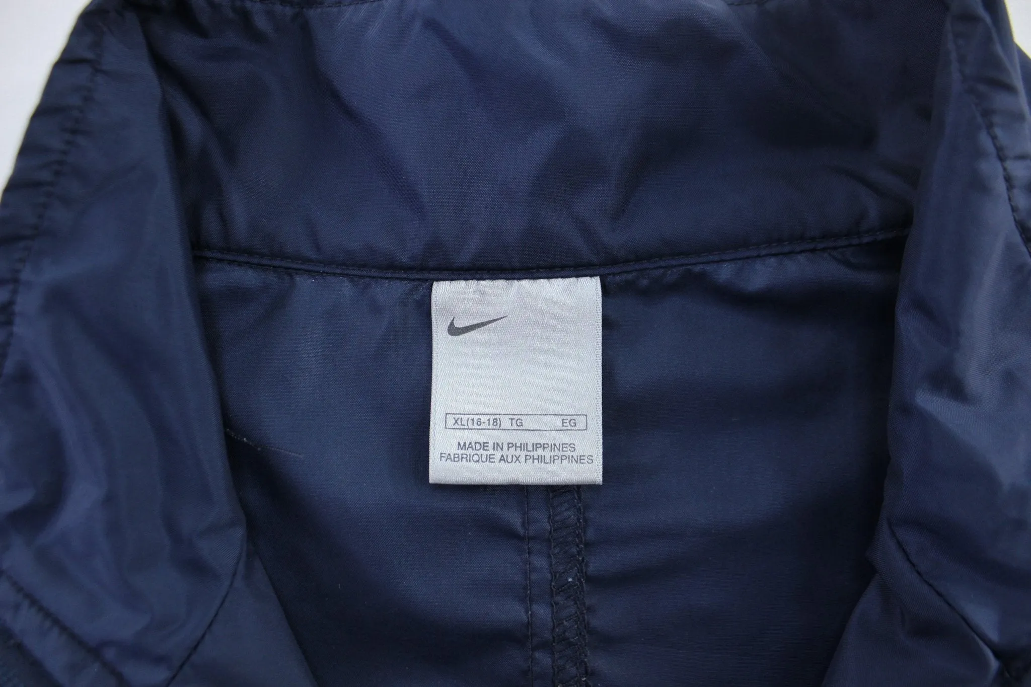 Women's Y2K Nike Embroidered Logo Navy Blue Windbreaker Pullover