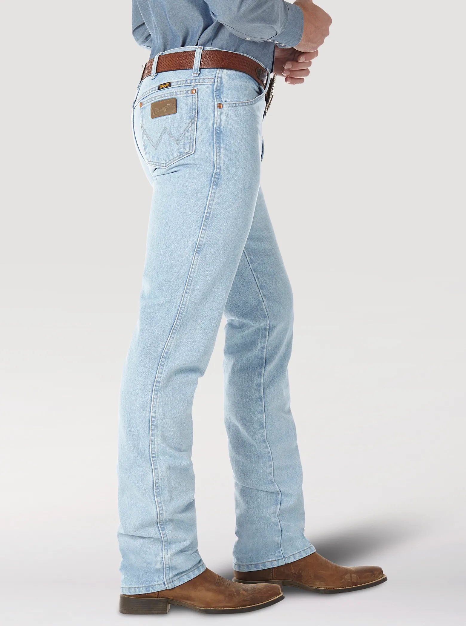 WRANGLER COWBOY CUT SLIM FIT JEAN IN BLEACH