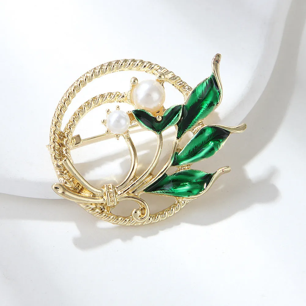 XSB030 - Green Leaf Brooch