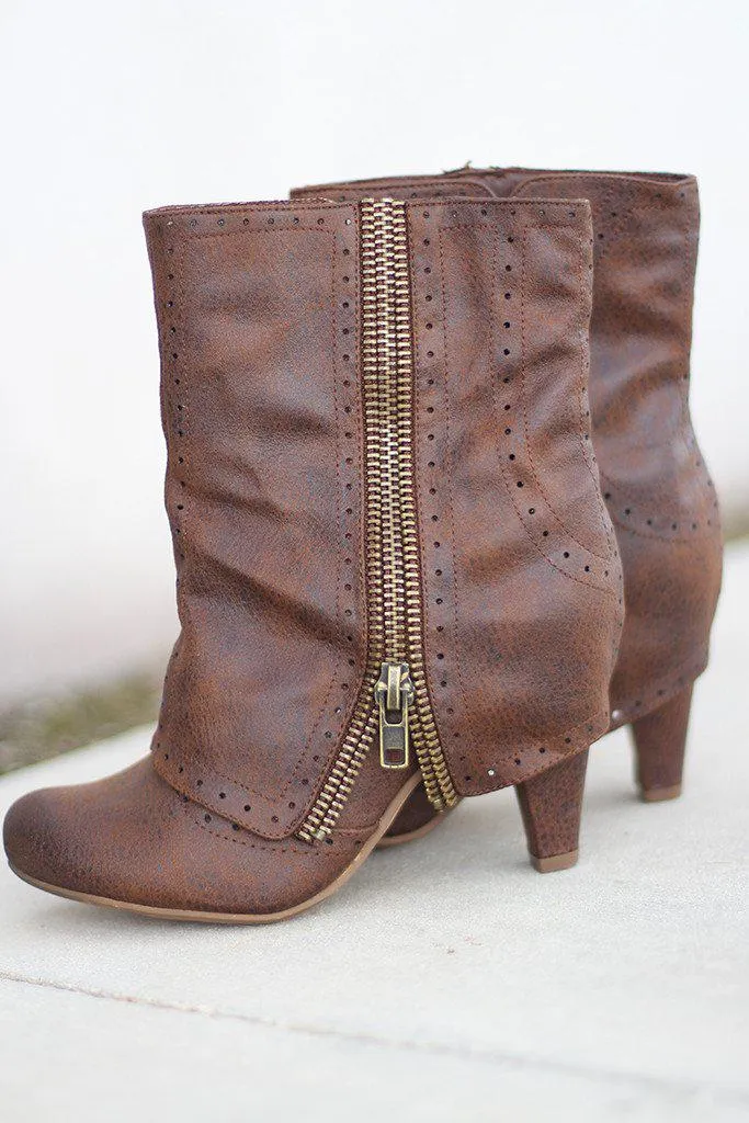 Zip that Lip Tan Booties