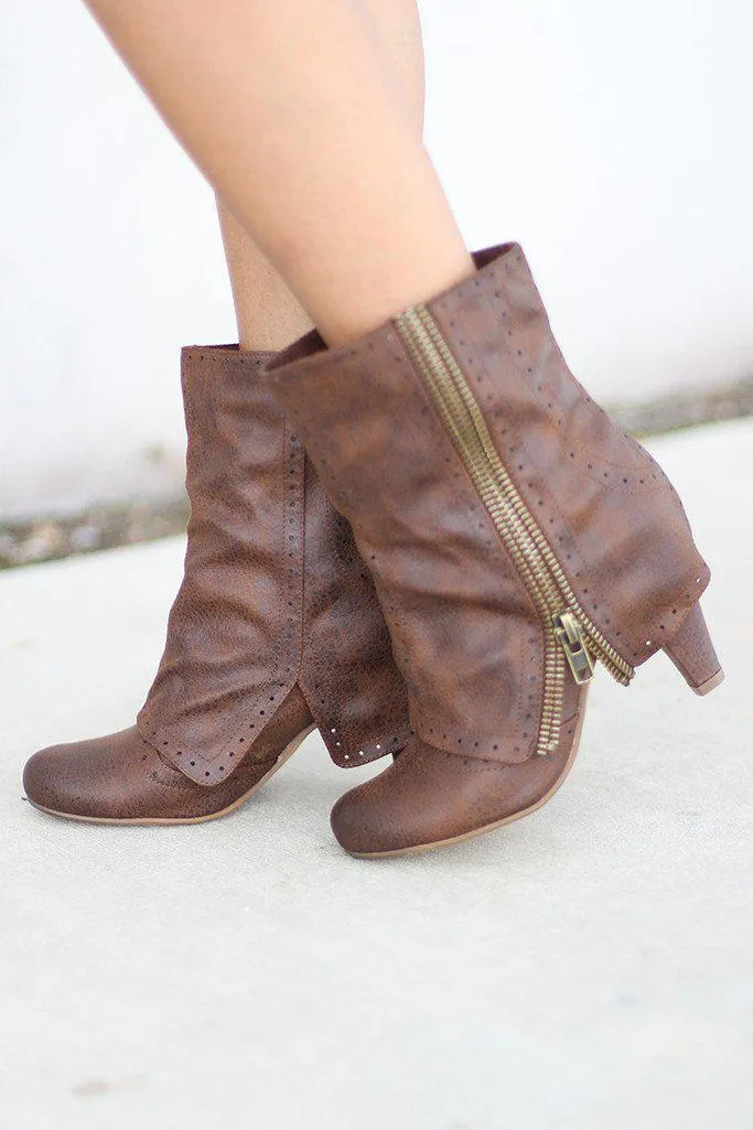 Zip that Lip Tan Booties