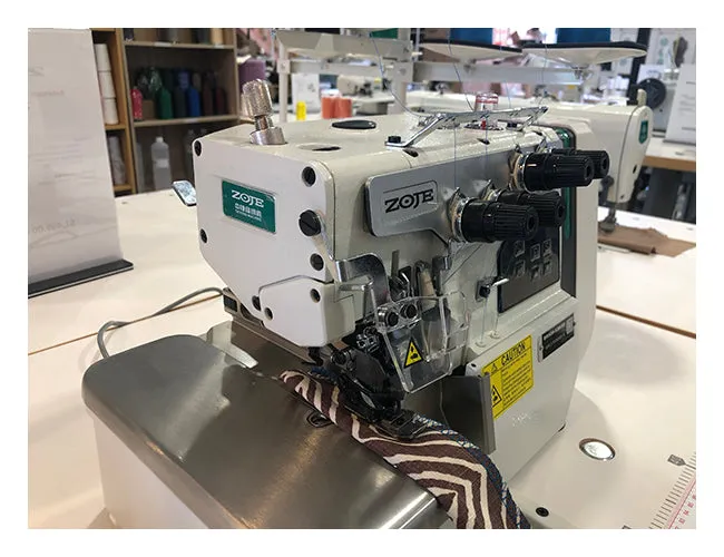 Zoje Direct Drive 4 Thread Overlocker. B9500